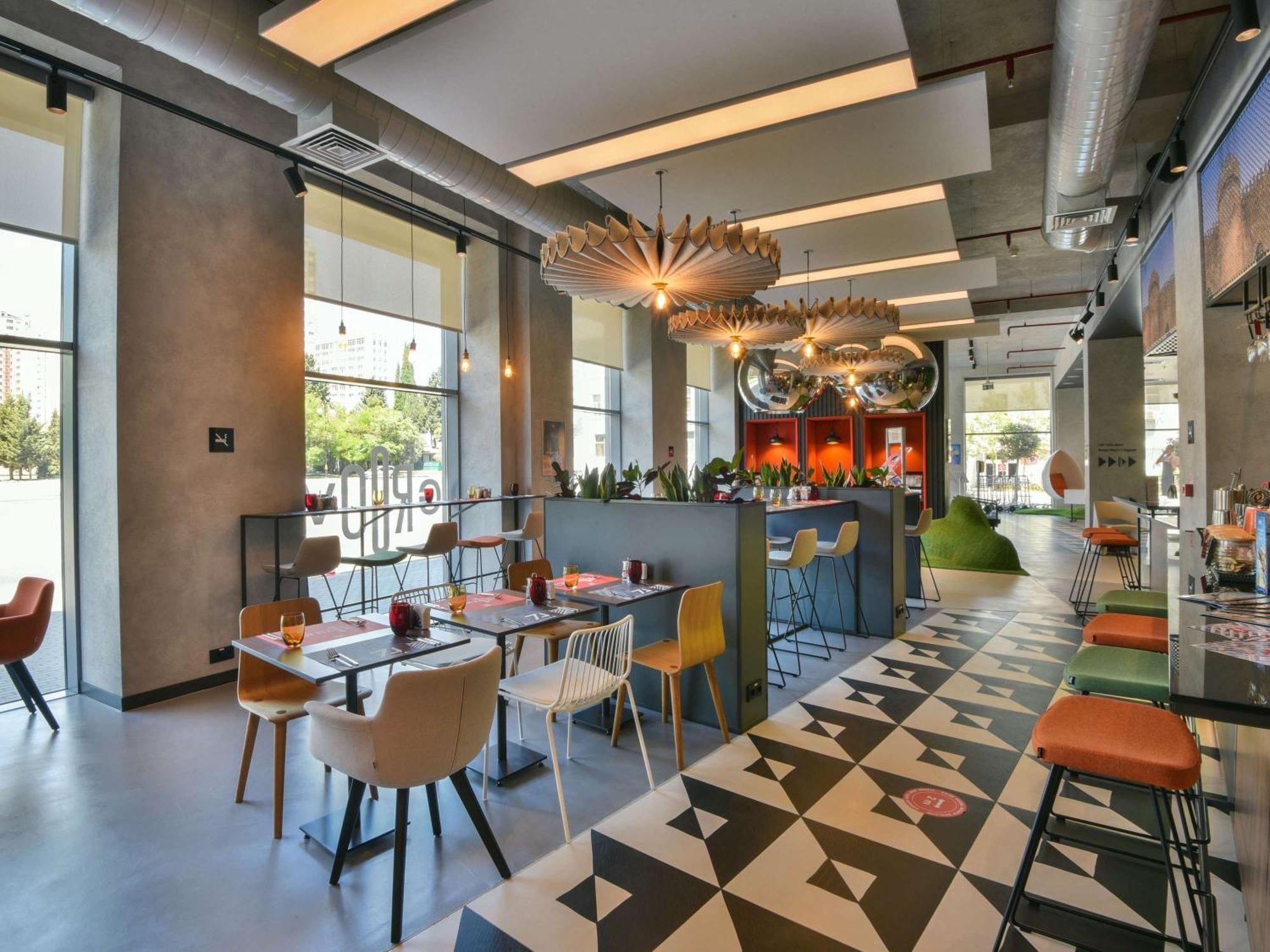 Ibis Baku City Exteriör bild
