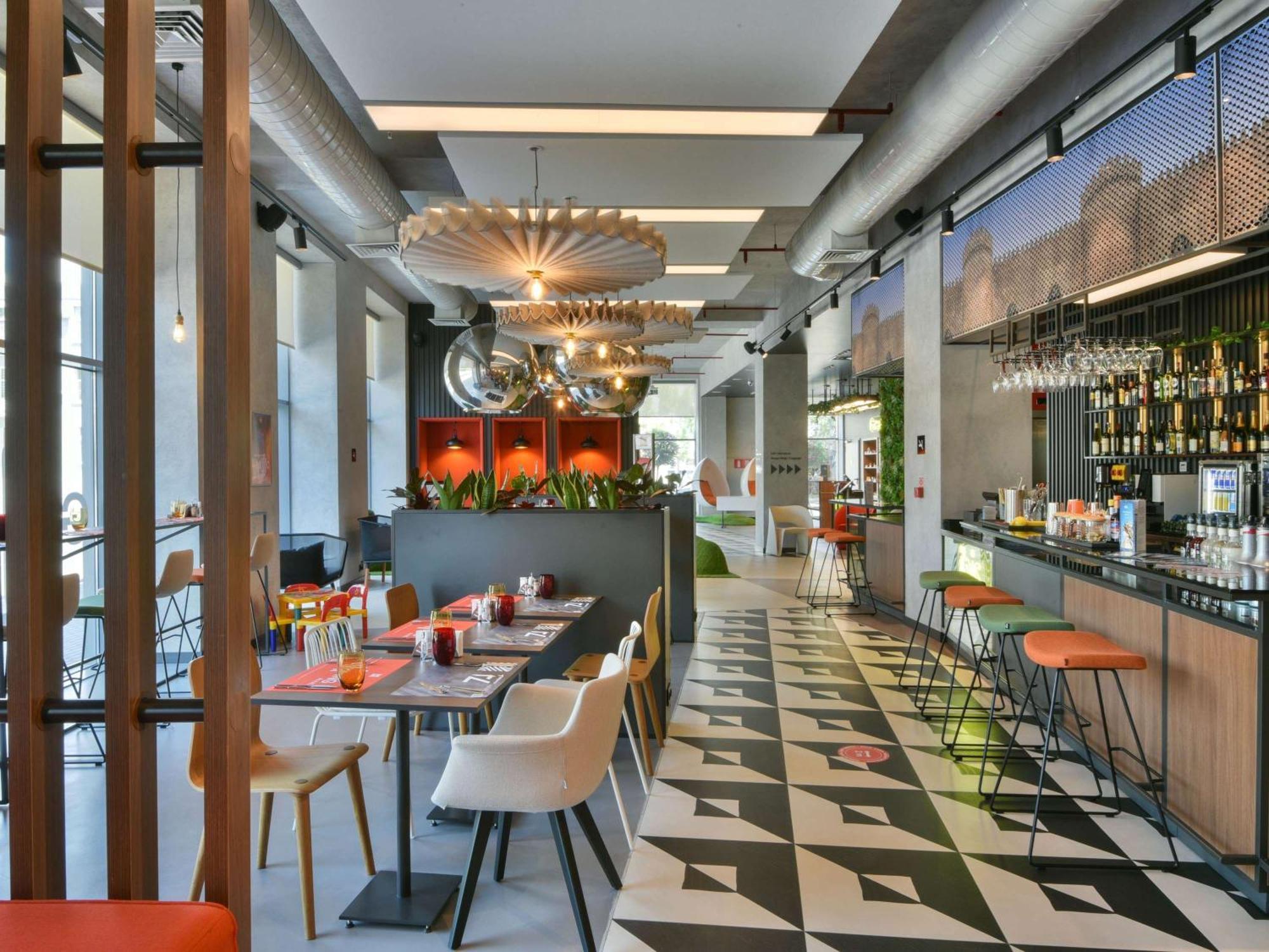 Ibis Baku City Exteriör bild