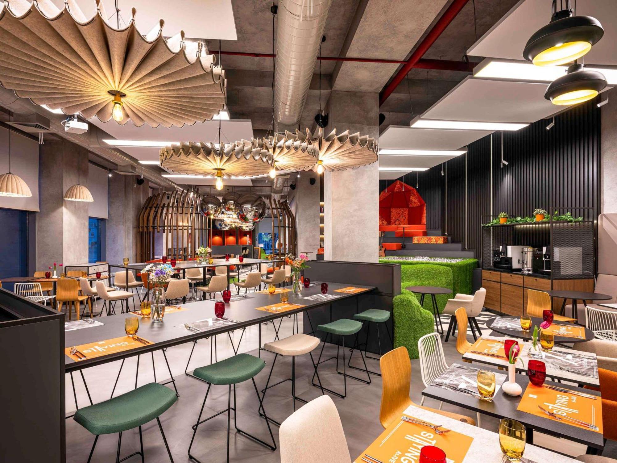 Ibis Baku City Exteriör bild